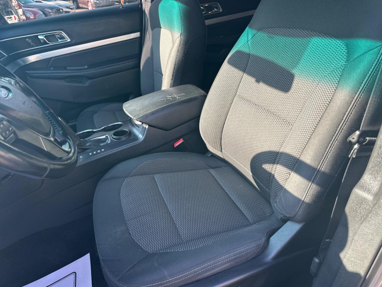 Ford Explorer XLT FWD 2017