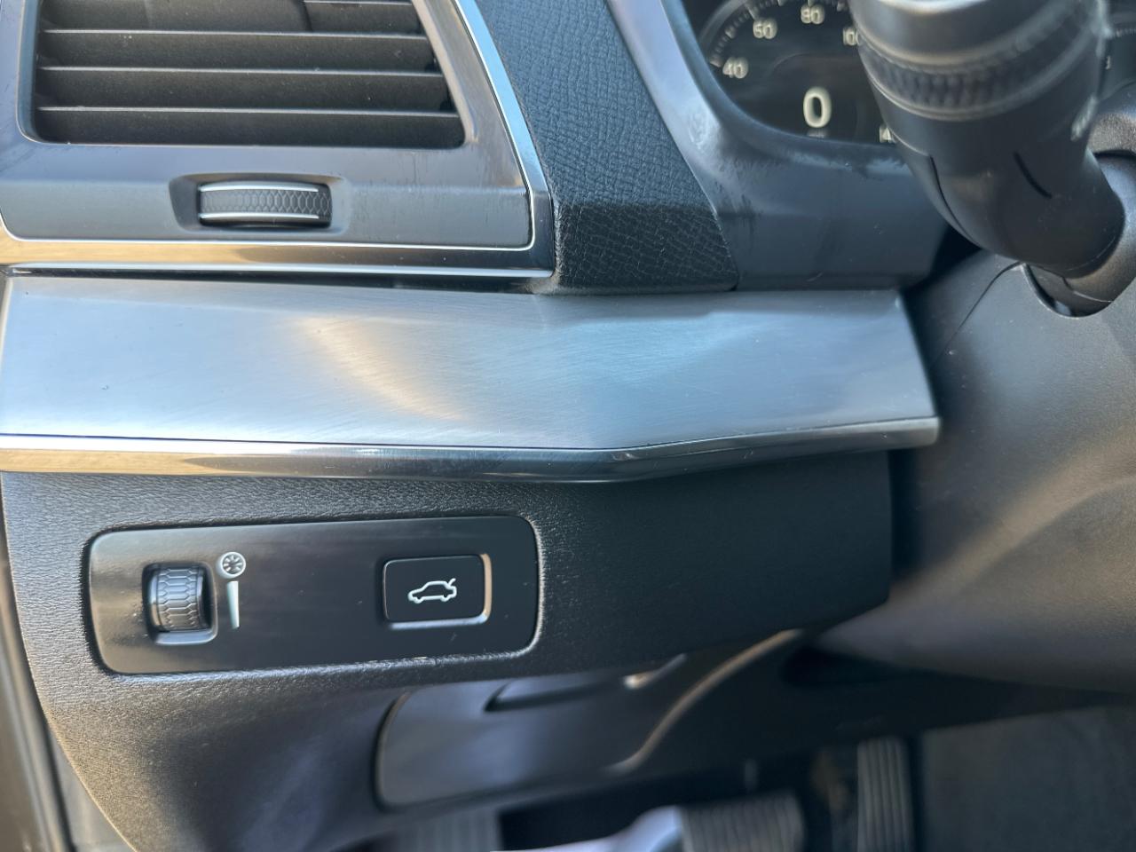 Volvo XC90 T6 AWD 7-Passenger Momentum 2018
