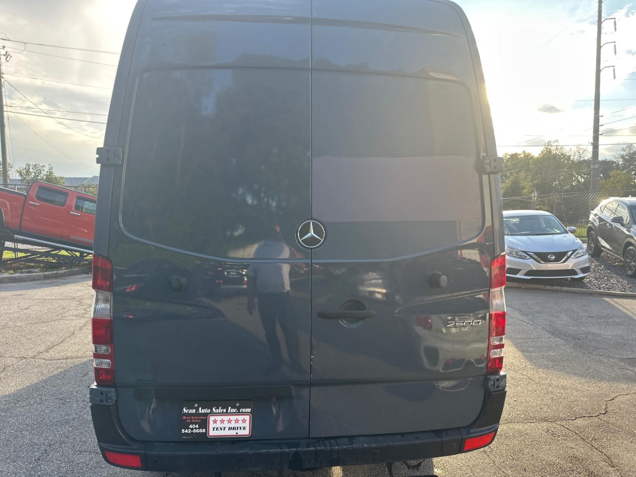 Mercedes-Benz Sprinter Cargo Van 2500 Standard Roof V6 144" Worker RWD 2018
