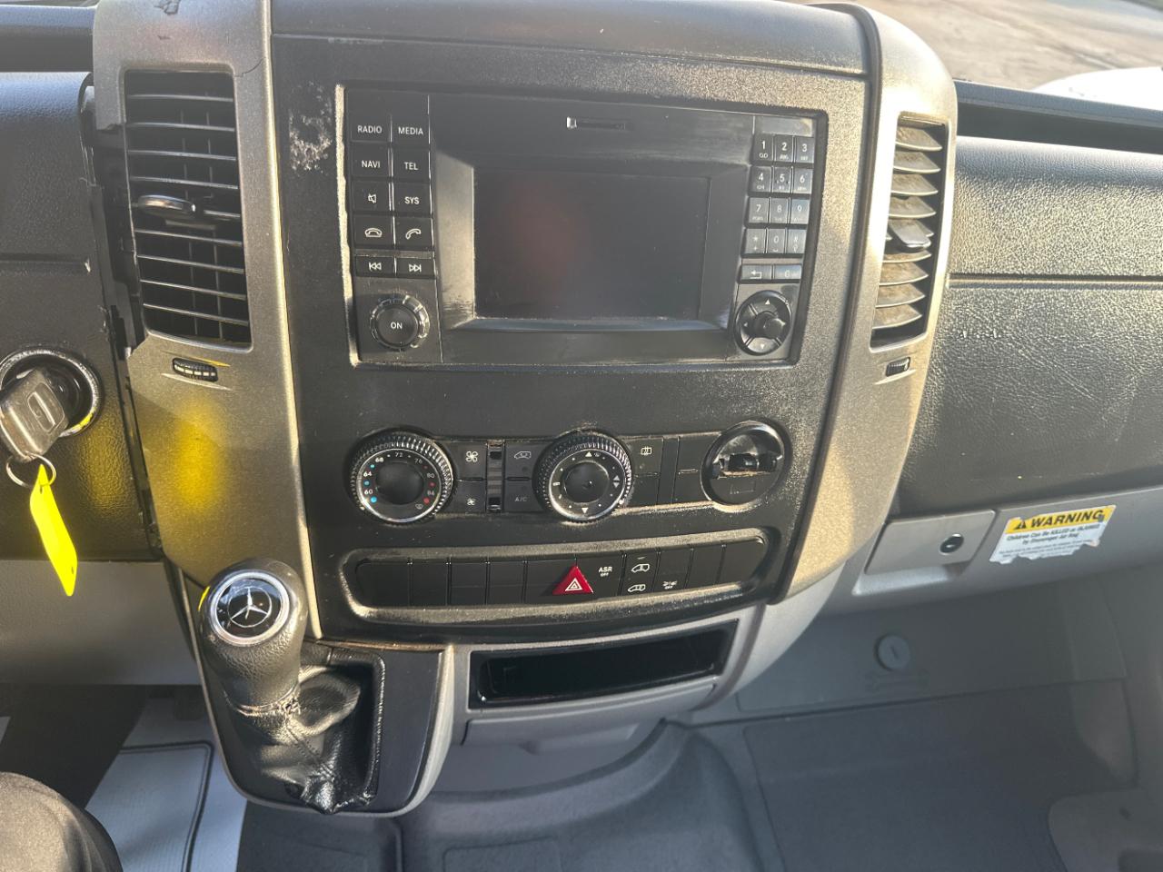 Mercedes-Benz Sprinter Cargo Van 2500 Standard Roof V6 144" Worker RWD 2018