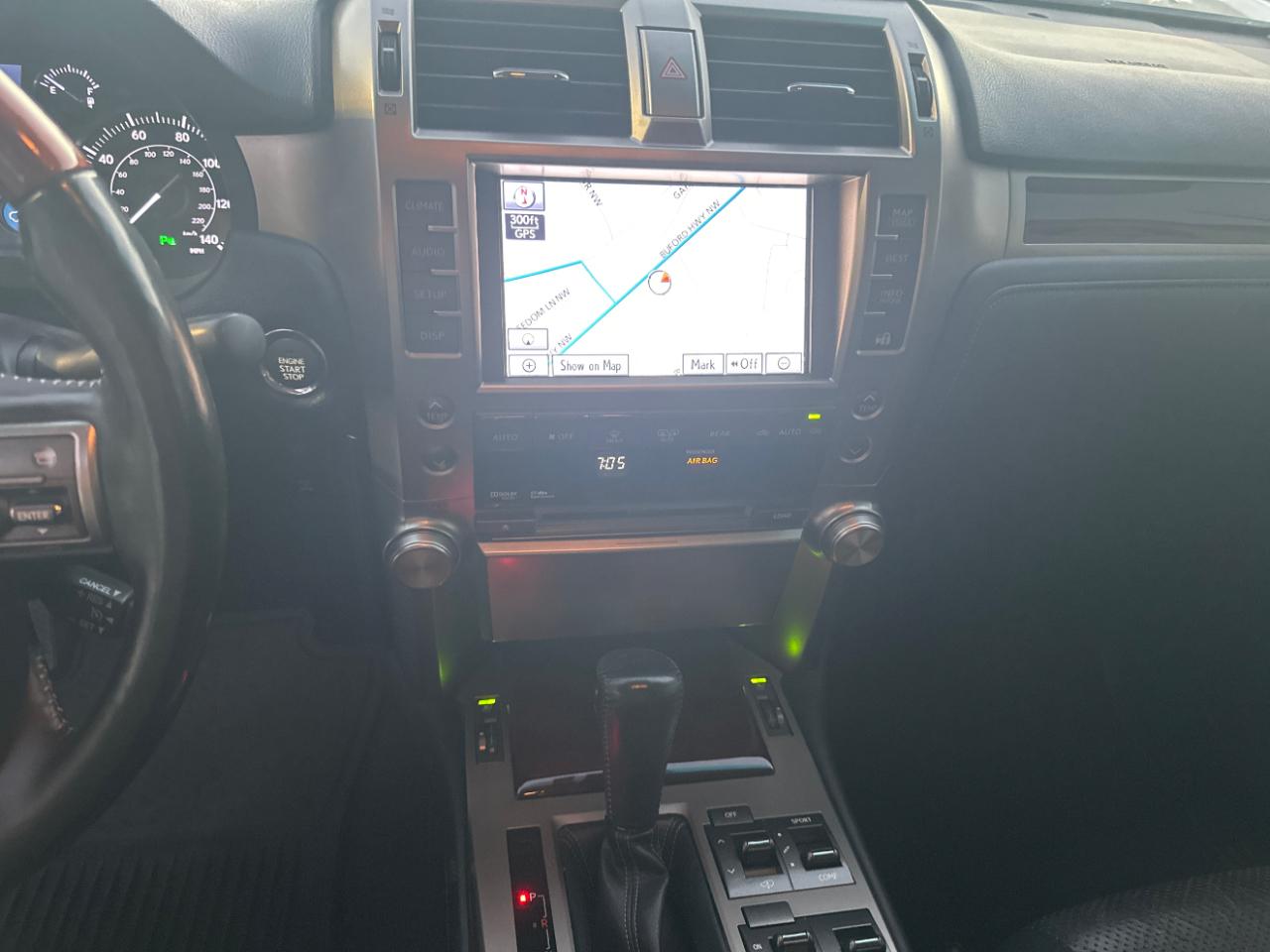 Lexus GX 460 4WD 4dr Premium 2011