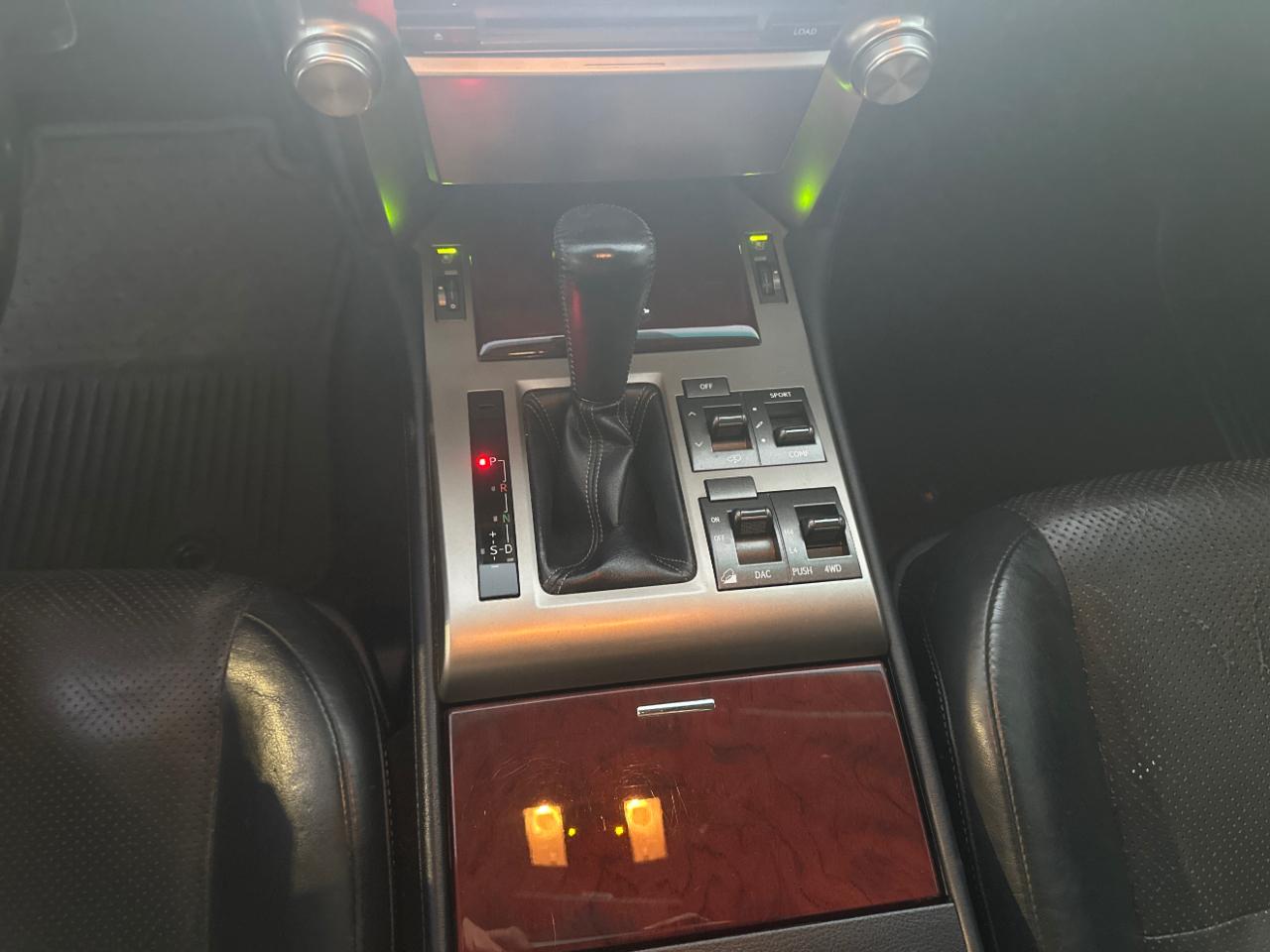 Lexus GX 460 4WD 4dr Premium 2011