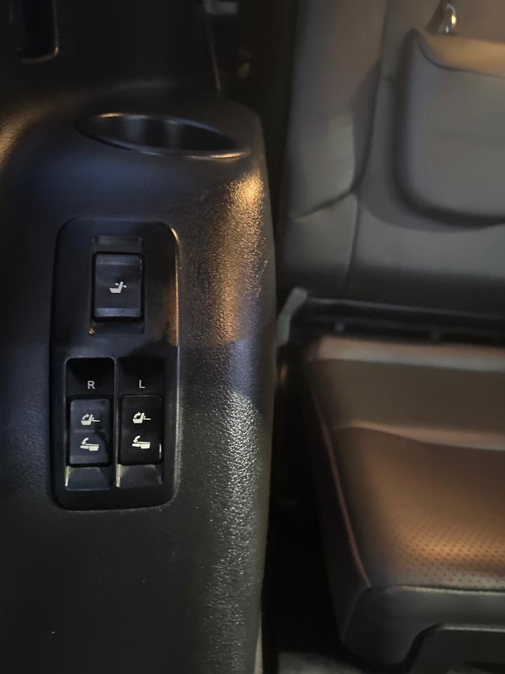 Lexus GX 460 4WD 4dr Premium 2011