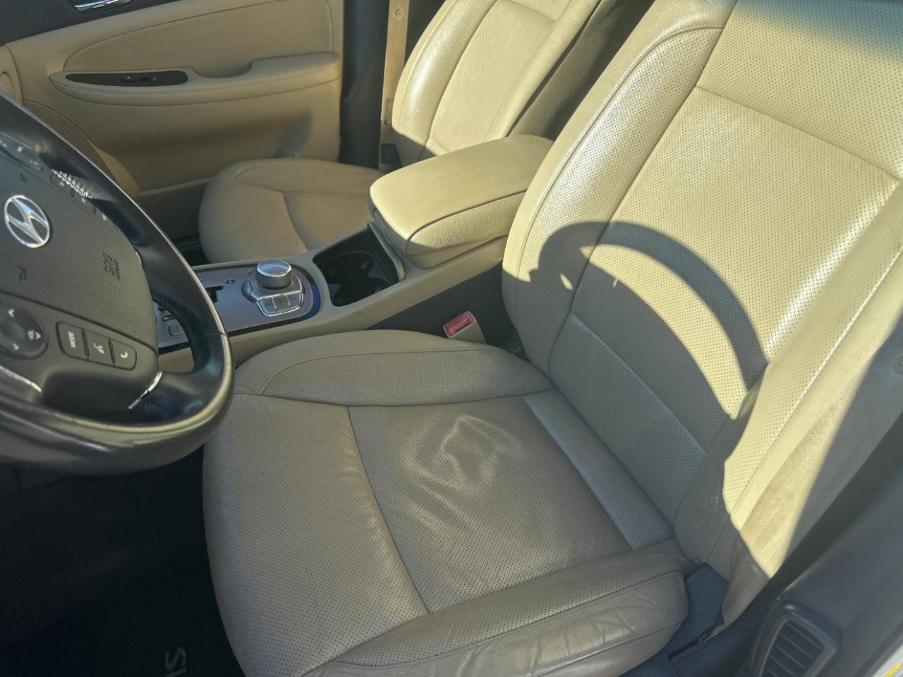 Hyundai Genesis 4dr Sdn 3.8L V6 2009