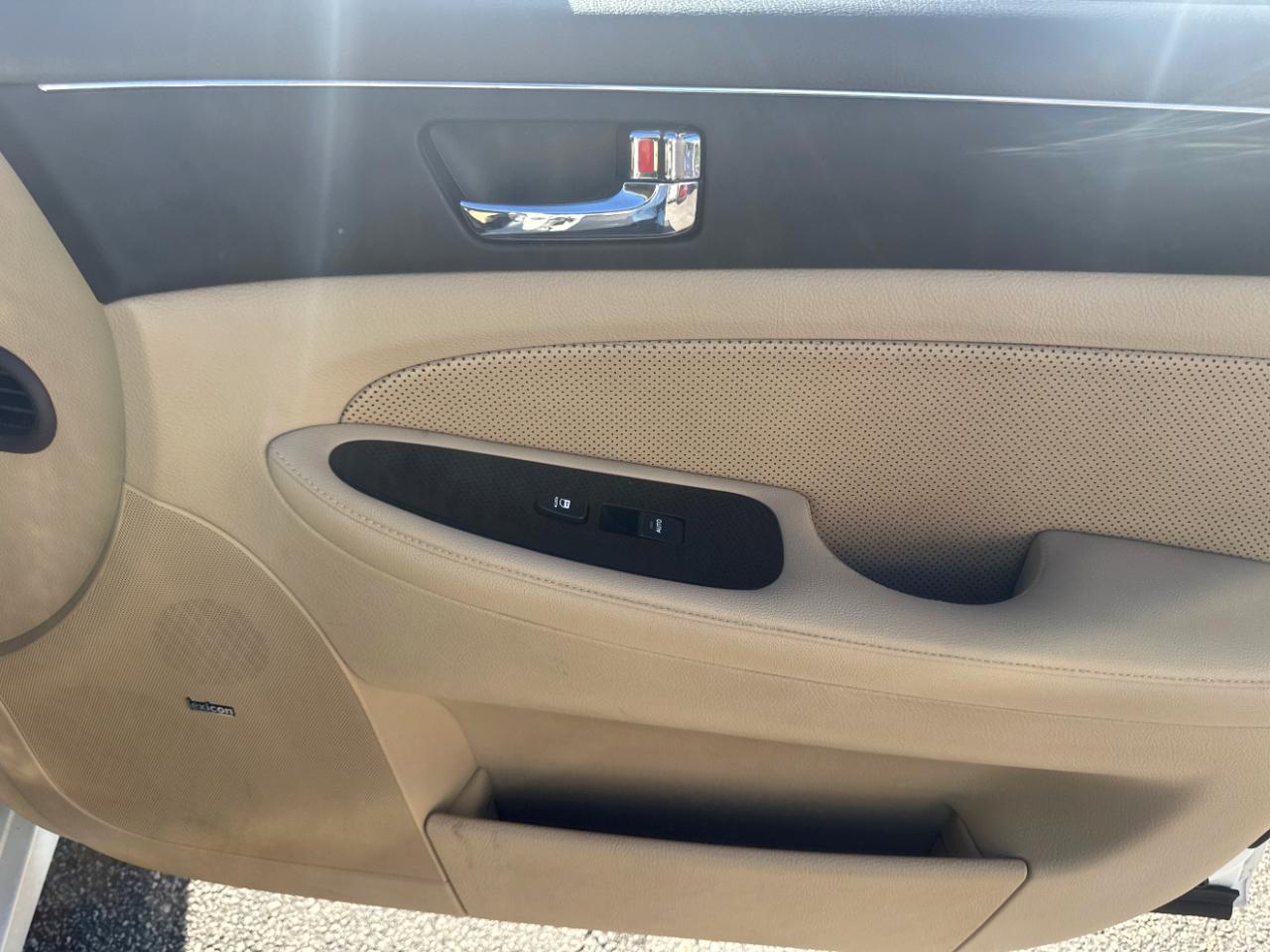 Hyundai Genesis 4dr Sdn 3.8L V6 2009