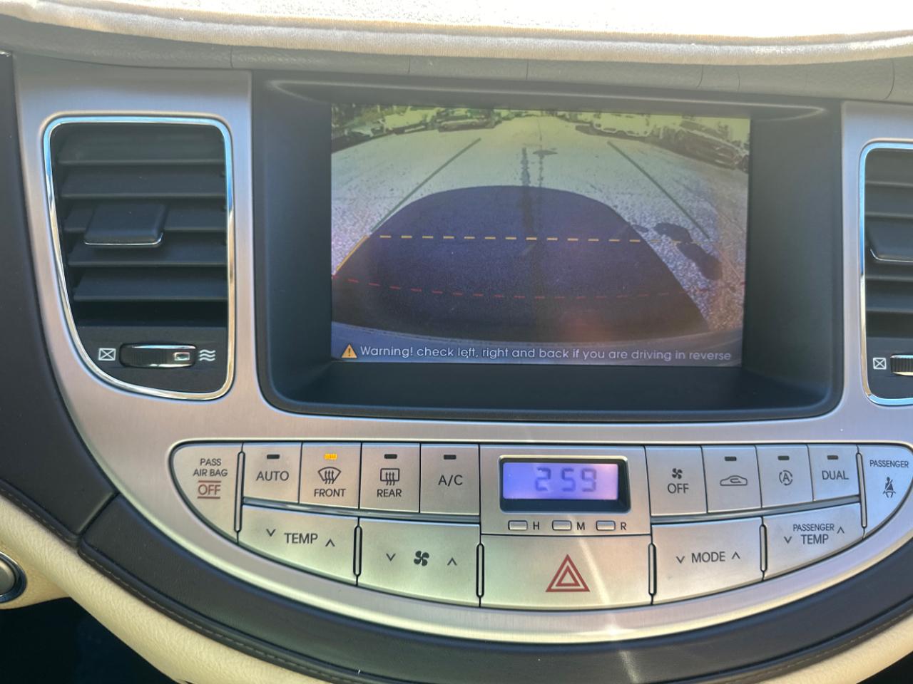 Hyundai Genesis 4dr Sdn 3.8L V6 2009