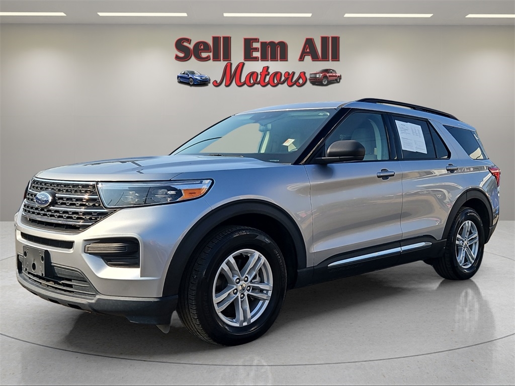 2022 Ford Explorer XLT's photo