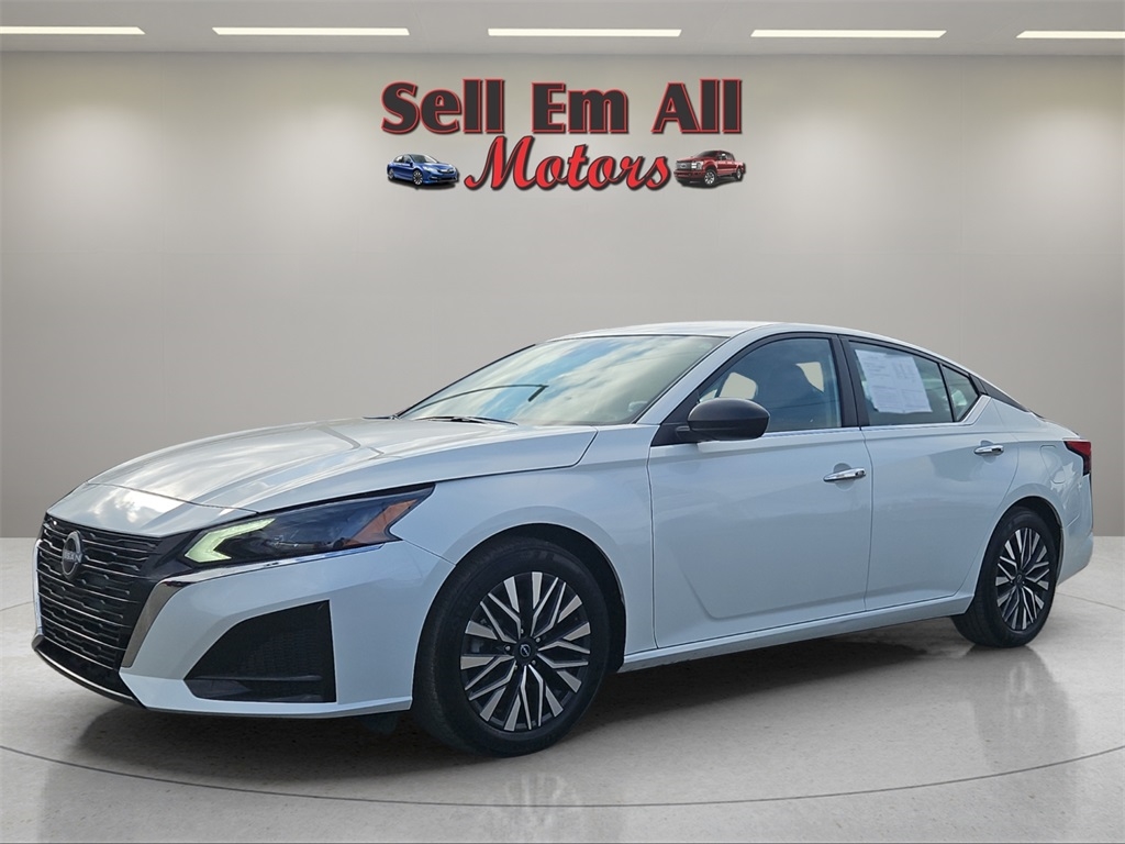 2024 Nissan Altima SV's photo