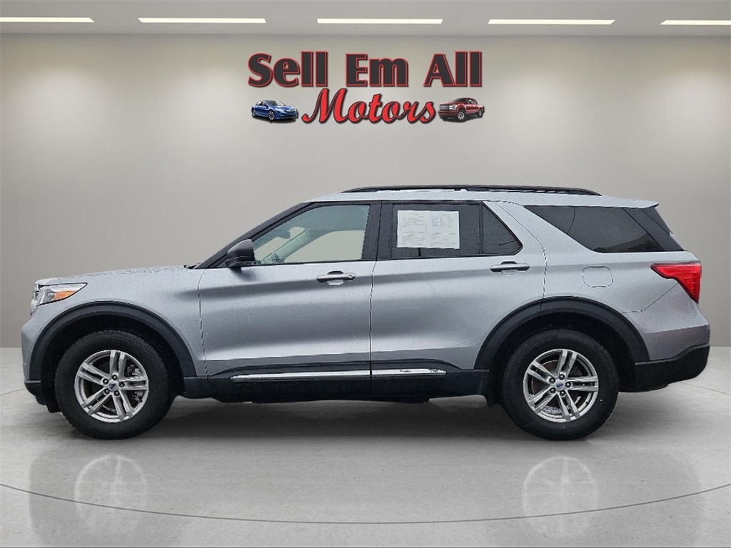 2023 Ford Explorer XLT's photo