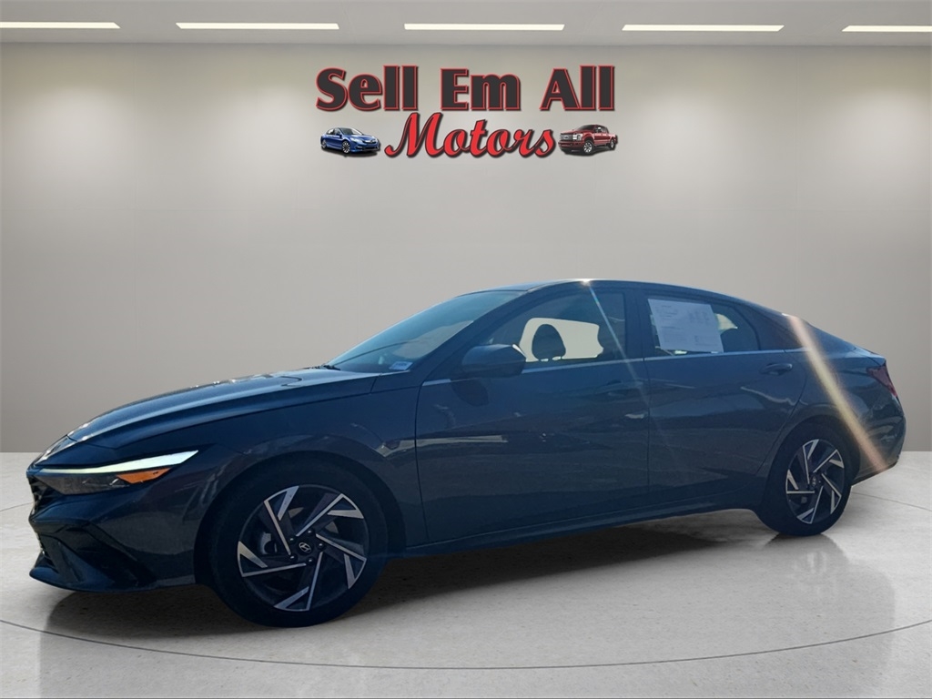 2024 Hyundai Elantra Limited's photo
