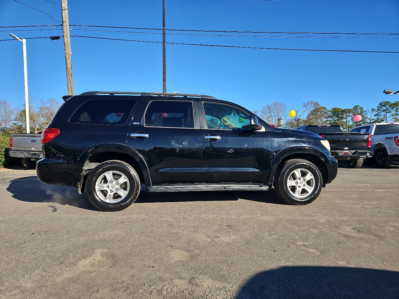2014 Toyota Sequoia SR5's photo