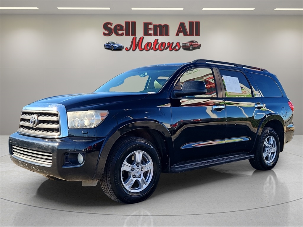 2014 Toyota Sequoia SR5's photo