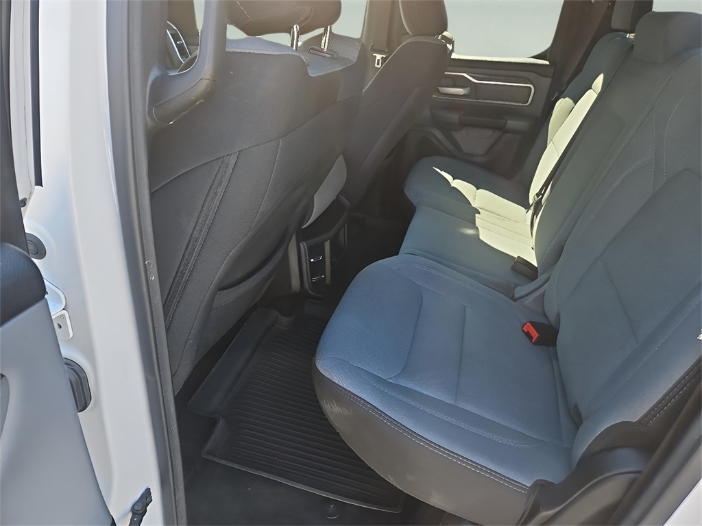 RAM 1500 Big Horn 4x2 Quad Cab 6'4" Box 2022