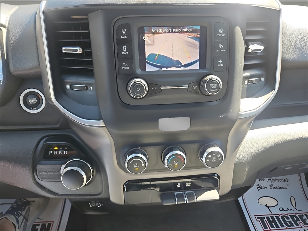 RAM 1500 Big Horn 4x2 Quad Cab 6'4" Box 2022