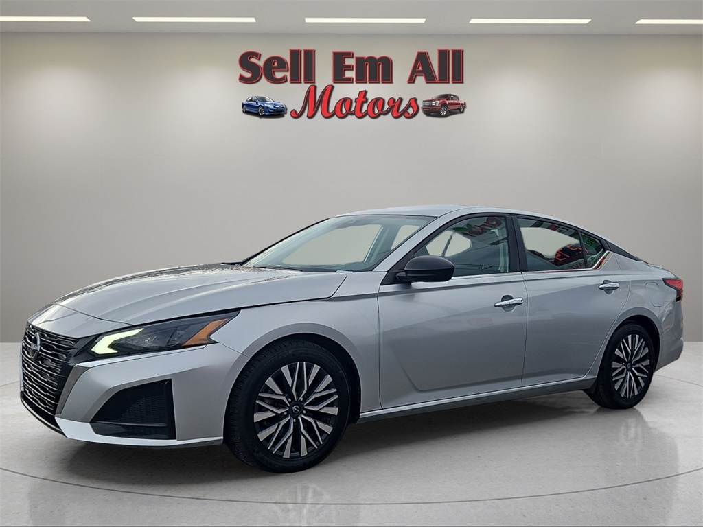 2024 Nissan Altima SV's photo