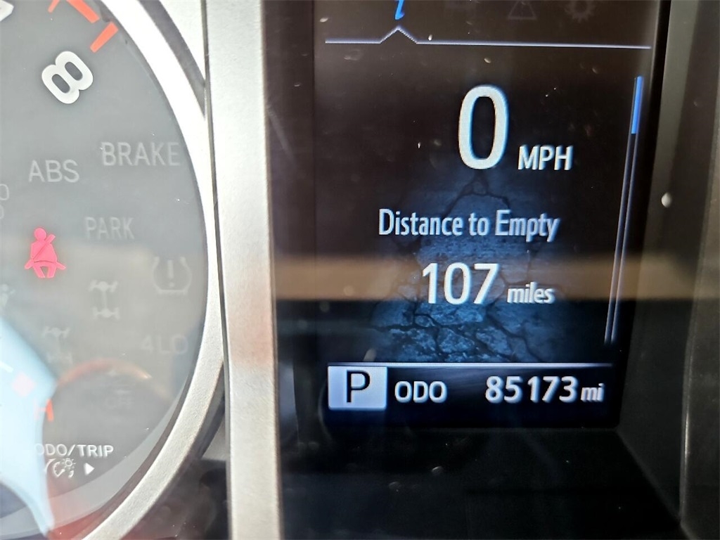 Toyota Tacoma 2WD SR5 Double Cab 5' Bed I4 AT (Natl) 2022