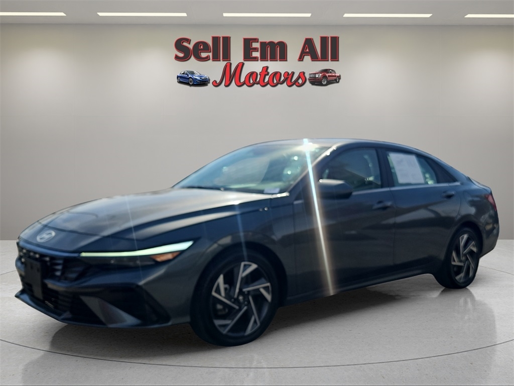 2025 Hyundai Elantra Limited IVT