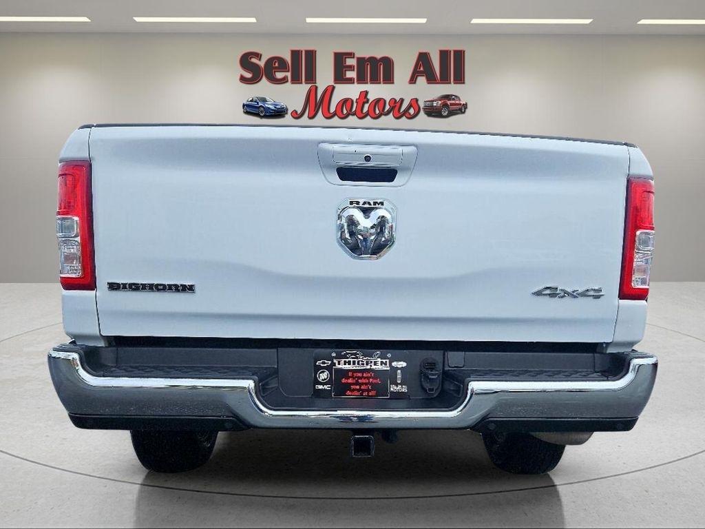 RAM 1500 Big Horn 4x4 Quad Cab 6'4" Box 2022