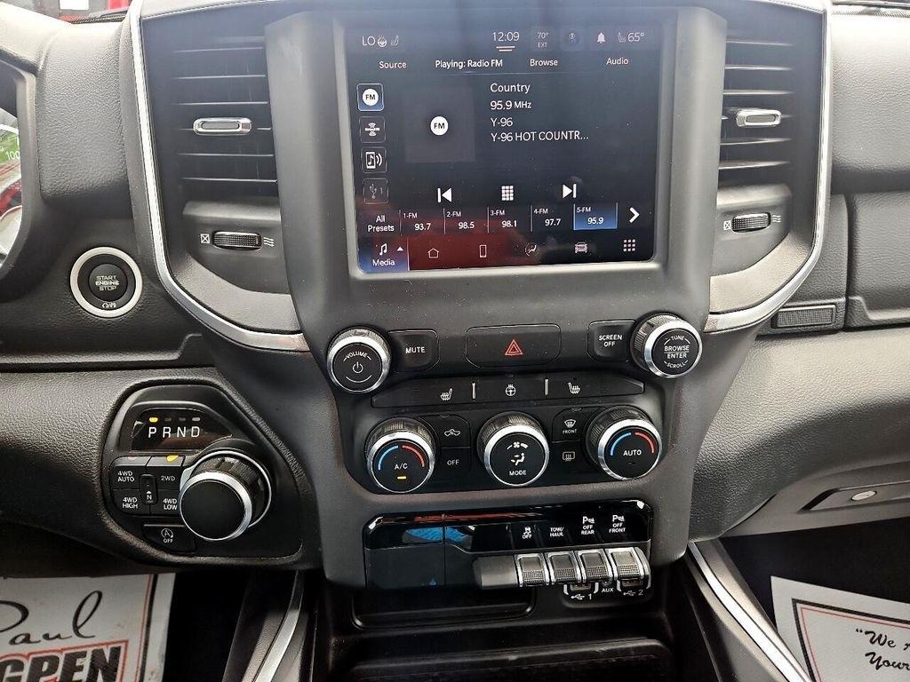 RAM 1500 Big Horn 4x4 Quad Cab 6'4" Box 2022