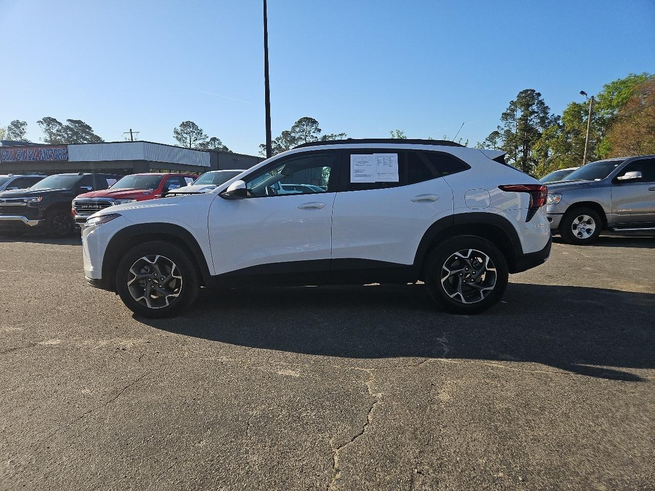 2025 Chevrolet Trax FWD 4dr LT