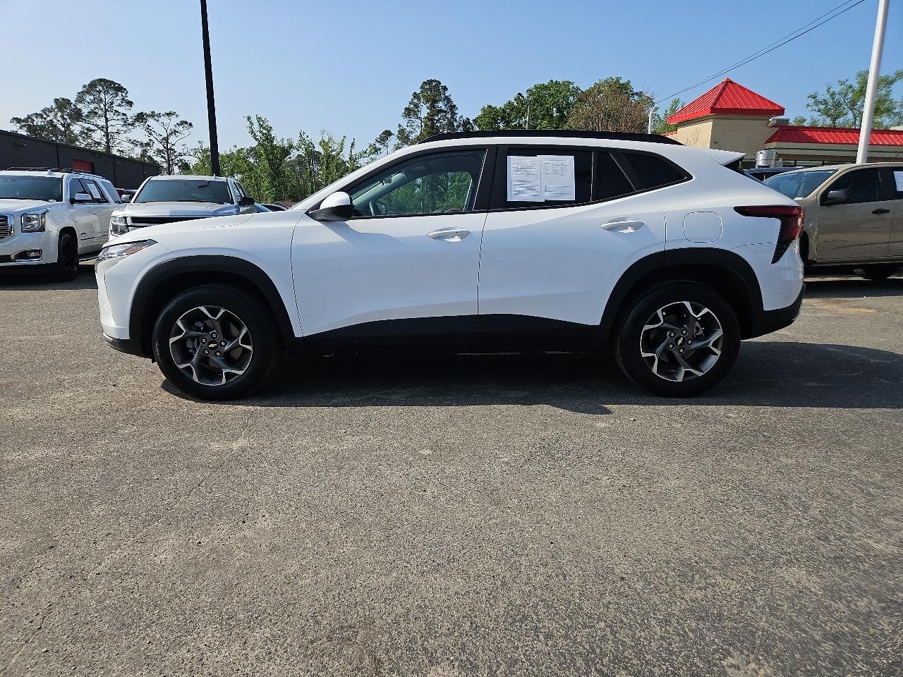 2025 Chevrolet Trax FWD 4dr LT