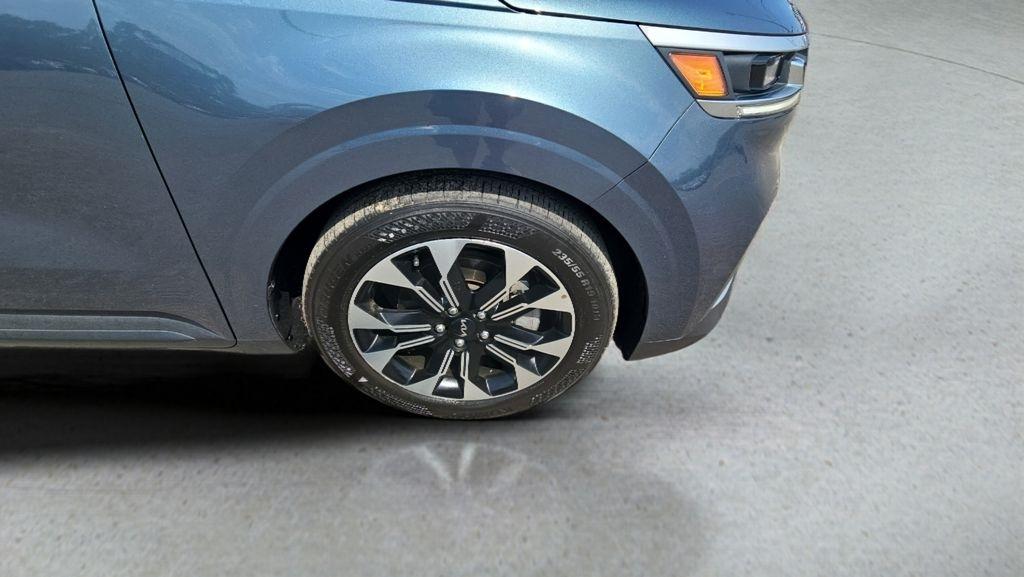 2022 Kia Carnival EX FWD