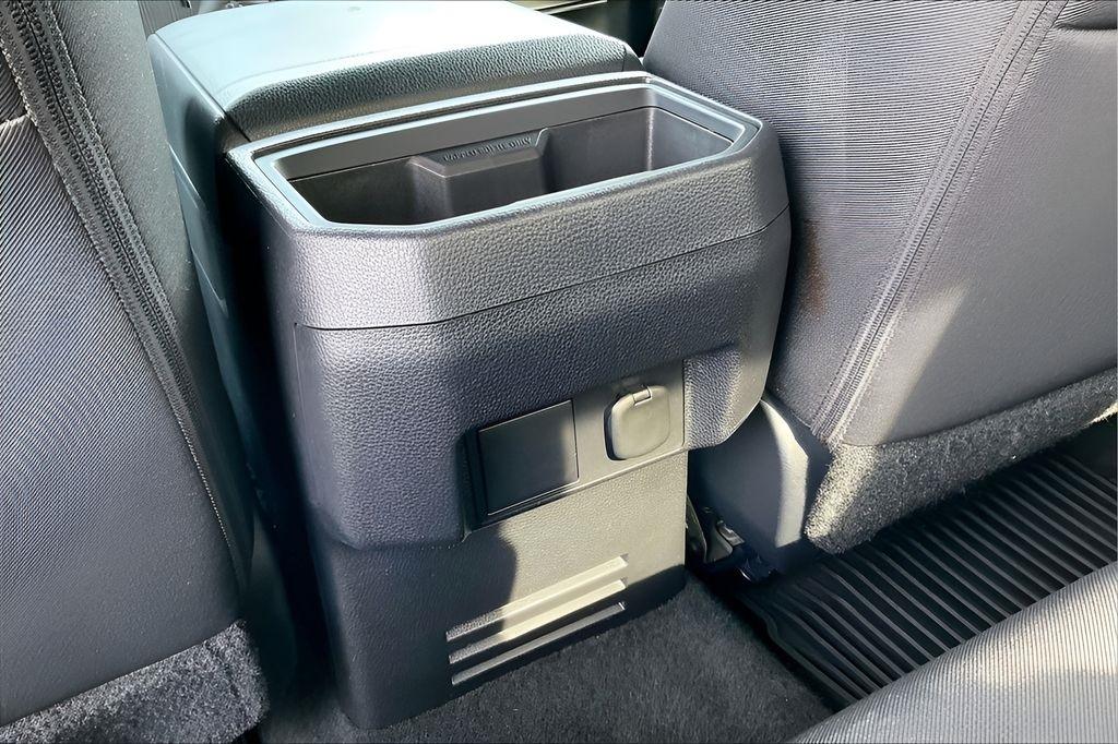 Toyota Tacoma 2WD TRD Sport Double Cab 5' Bed AT (Natl) 2025