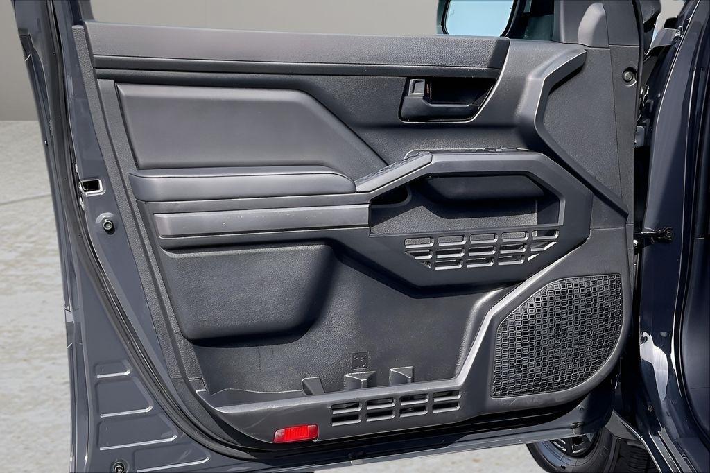 Toyota Tacoma 2WD TRD Sport Double Cab 5' Bed AT (Natl) 2025