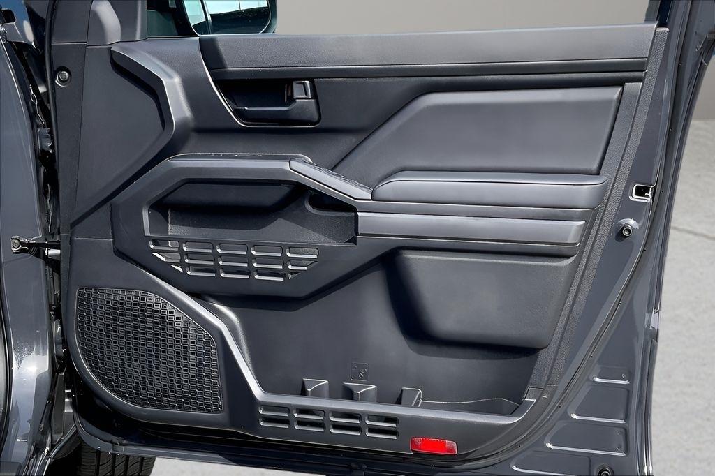 Toyota Tacoma 2WD TRD Sport Double Cab 5' Bed AT (Natl) 2025