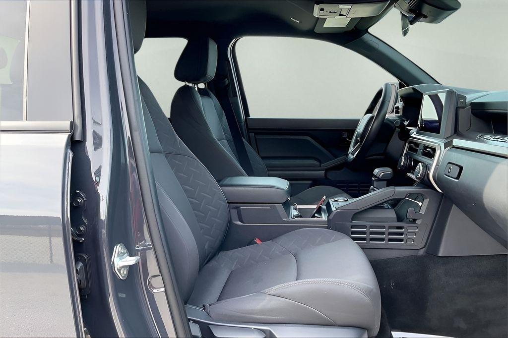 Toyota Tacoma 2WD TRD Sport Double Cab 5' Bed AT (Natl) 2025