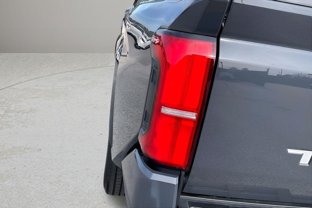 Toyota Tacoma 2WD TRD Sport Double Cab 5' Bed AT (Natl) 2025