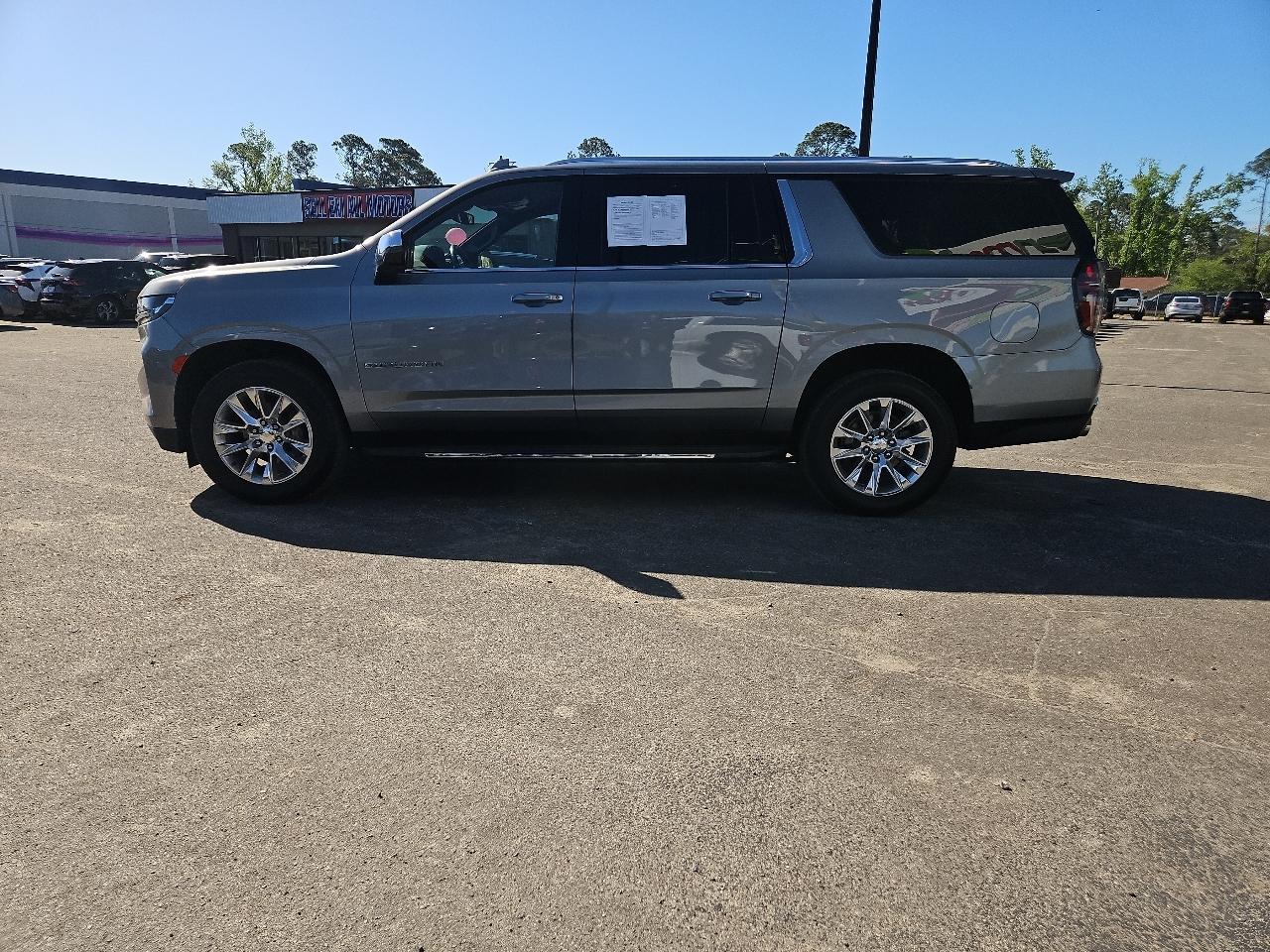 2023 Chevrolet Suburban 4WD 4dr Premier