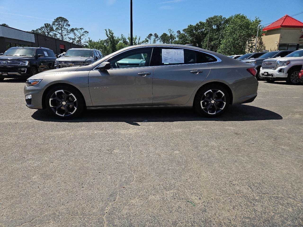 2022 Chevrolet Malibu 4dr Sdn LT
