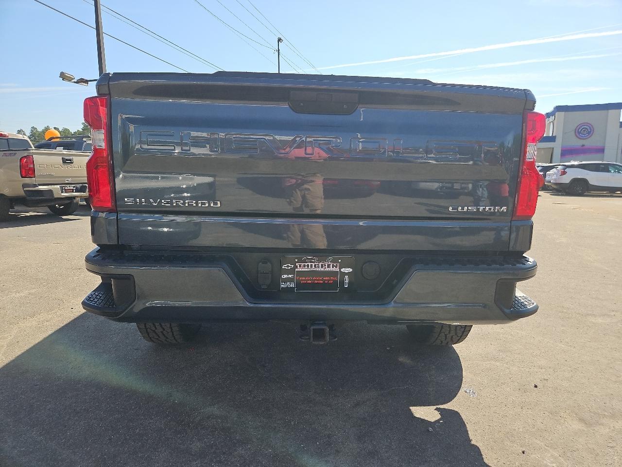 Chevrolet Silverado 1500 LTD 2WD Crew Cab 147" Custom 2022