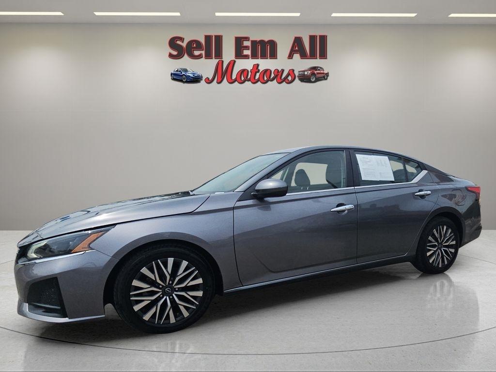 2023 Nissan Altima 2.5 SV Sedan