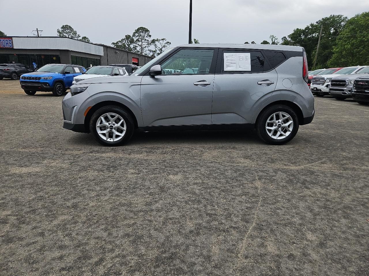 2025 Kia Soul LX FWD