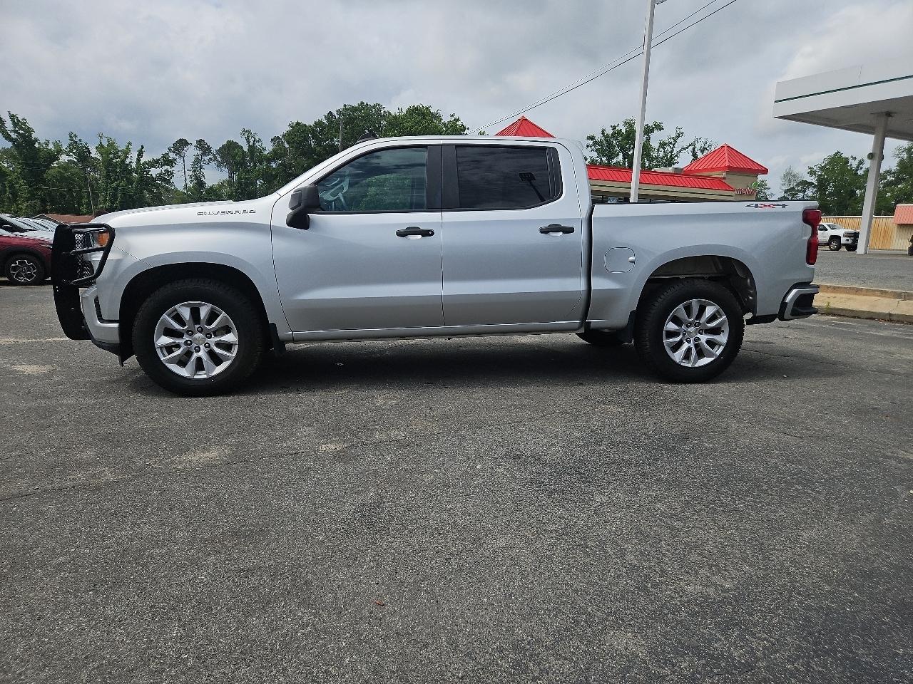 2021 Chevrolet Silverado 1500 4WD Crew Cab 147" Custom