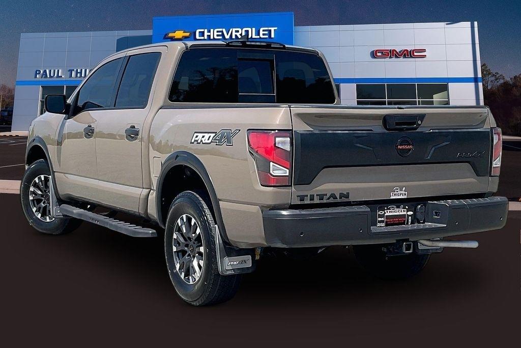 Nissan Titan 4x4 Crew Cab PRO-4X 2022