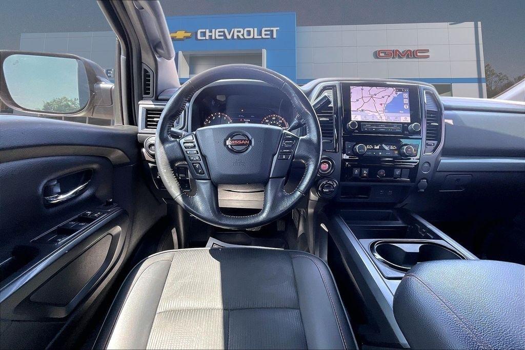 Nissan Titan 4x4 Crew Cab PRO-4X 2022
