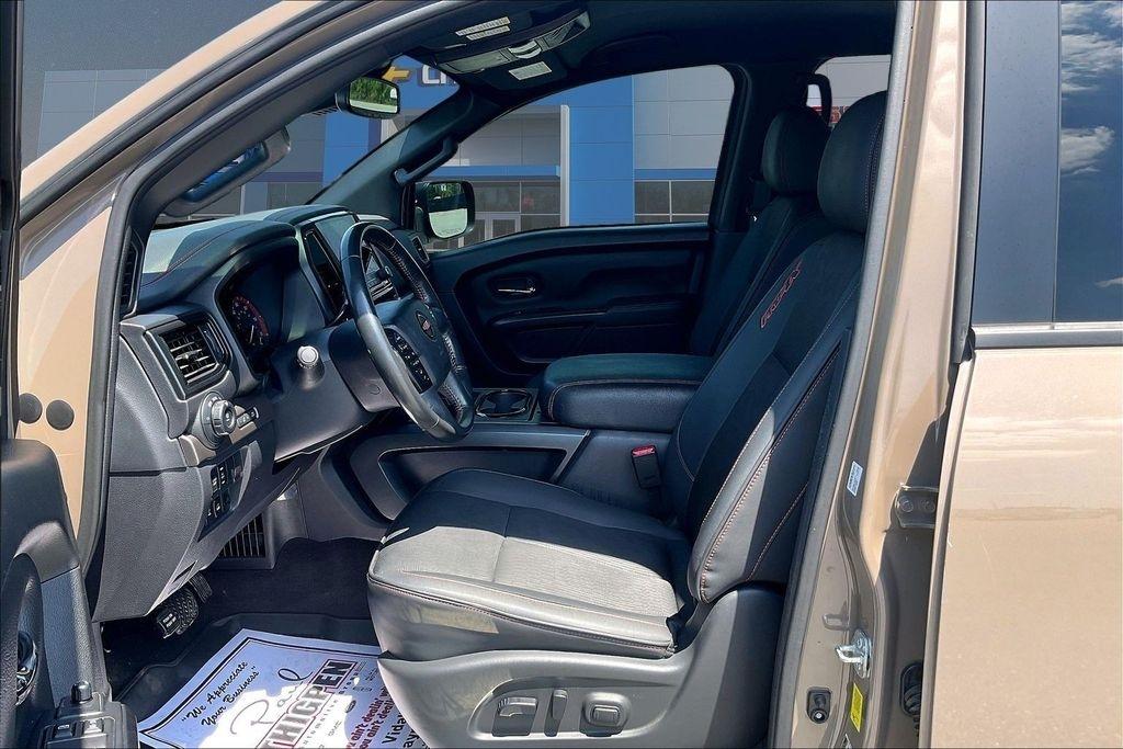 Nissan Titan 4x4 Crew Cab PRO-4X 2022