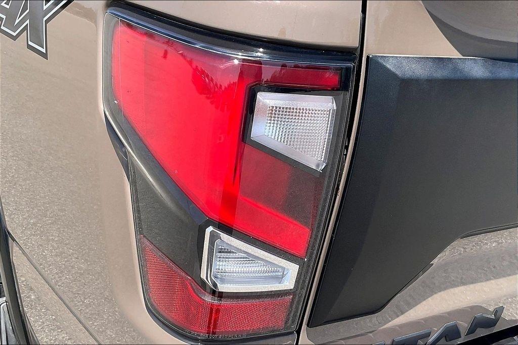 Nissan Titan 4x4 Crew Cab PRO-4X 2022