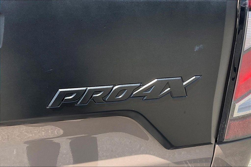 Nissan Titan 4x4 Crew Cab PRO-4X 2022