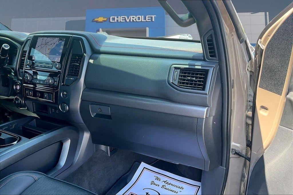 Nissan Titan 4x4 Crew Cab PRO-4X 2022