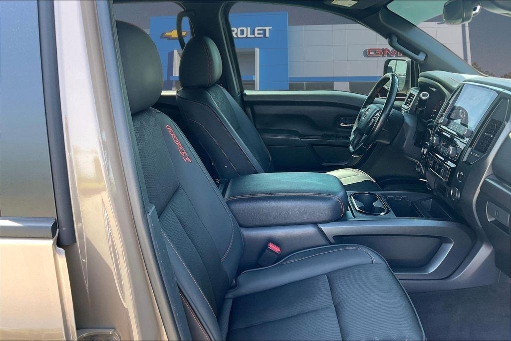 Nissan Titan 4x4 Crew Cab PRO-4X 2022