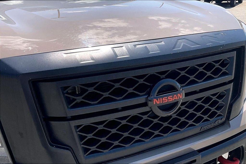 Nissan Titan 4x4 Crew Cab PRO-4X 2022