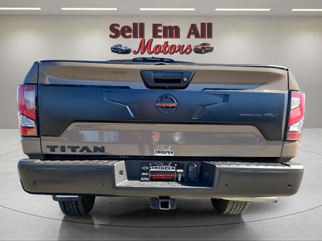 Nissan Titan 4x4 Crew Cab PRO-4X 2022