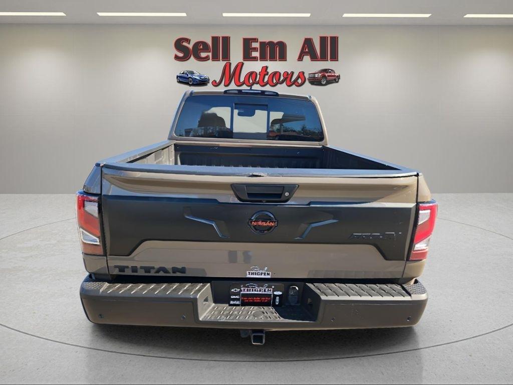 Nissan Titan 4x4 Crew Cab PRO-4X 2022