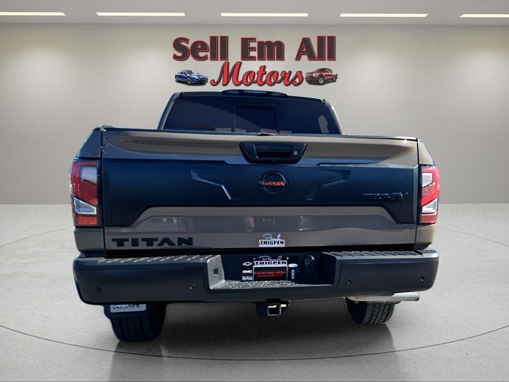 Nissan Titan 4x4 Crew Cab PRO-4X 2022