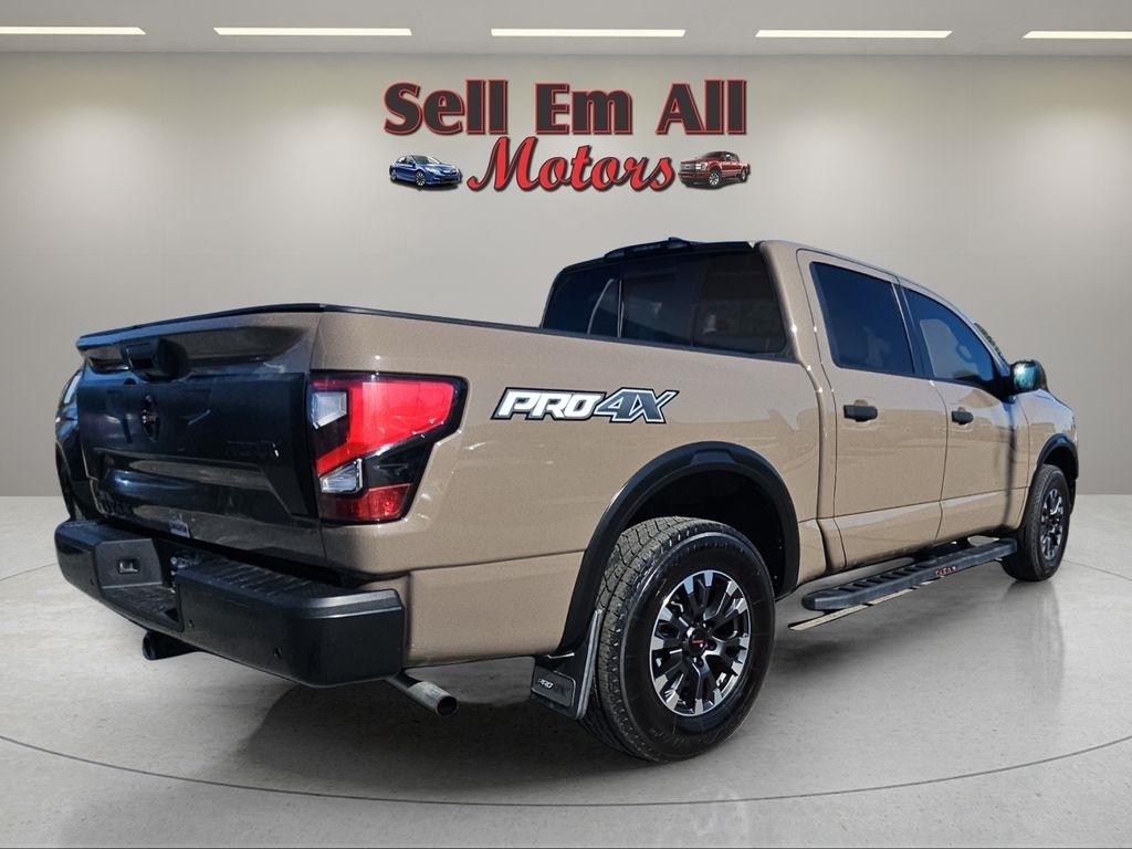 Nissan Titan 4x4 Crew Cab PRO-4X 2022