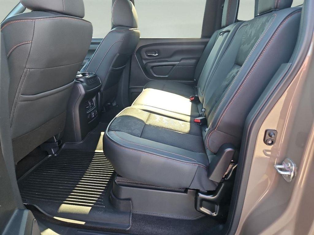 Nissan Titan 4x4 Crew Cab PRO-4X 2022